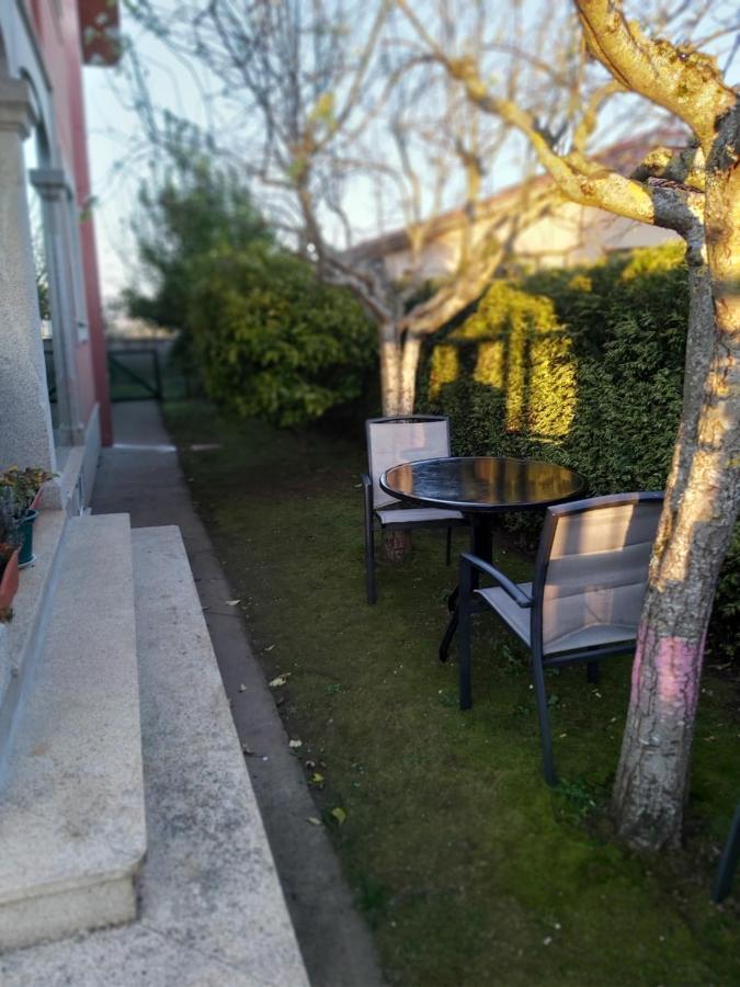 Despertar Con El Sonido De Los Pajaros Villa Melide Exterior foto
