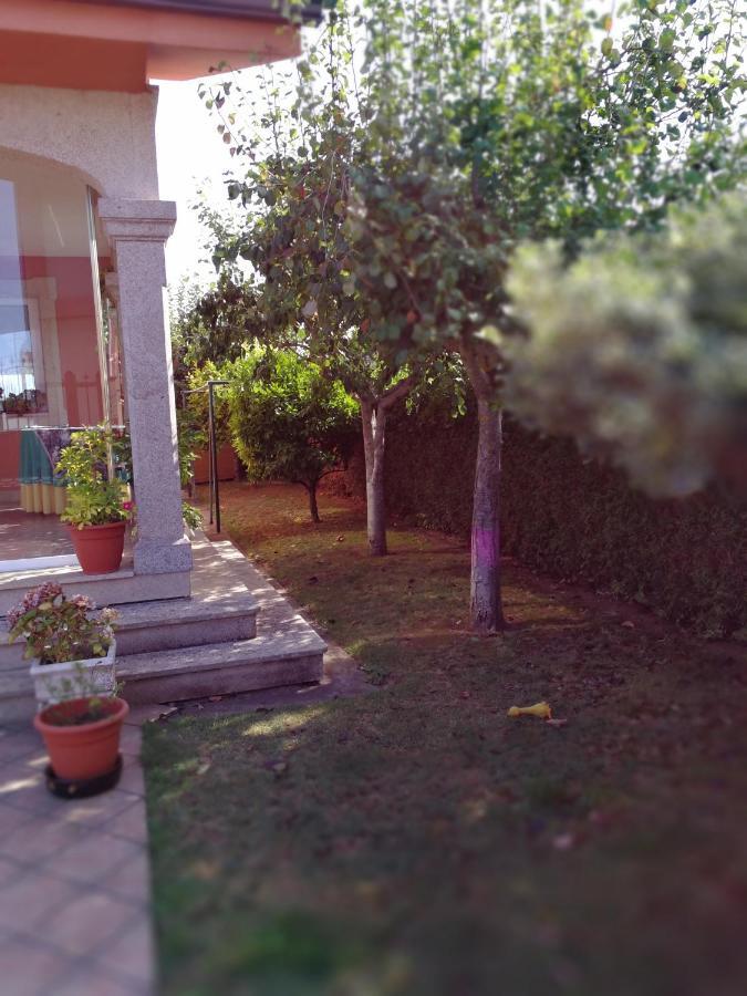 Despertar Con El Sonido De Los Pajaros Villa Melide Exterior foto